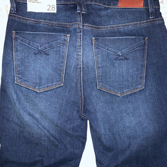 Unpublished Margaux crop Demi flare jeans - Picture 7 of 8